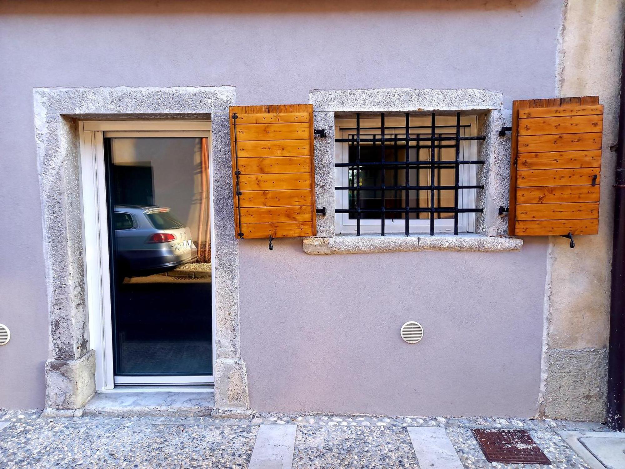 B&B La Dolce Vite Medea Bagian luar foto